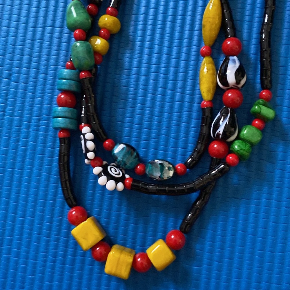 Colorful and black Beaded triple Necklace - Picture 12 of 17
